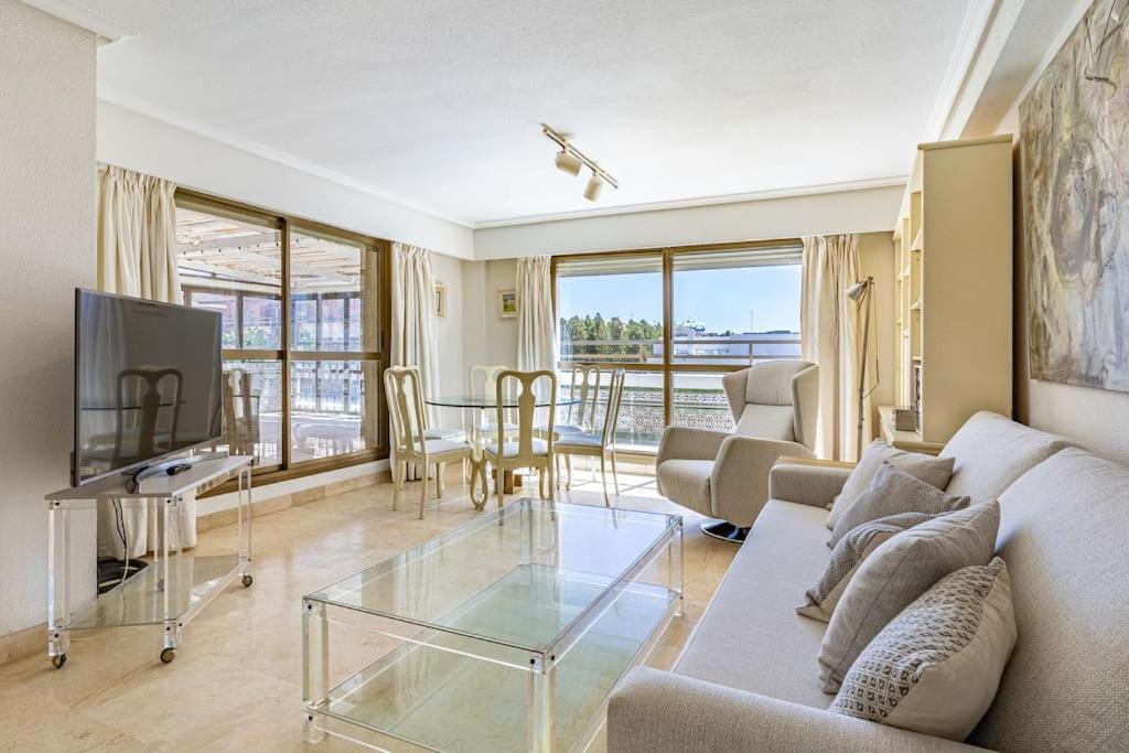 Apartment Luxury Beachfront Penthouse In Marbella: Seaviews *
