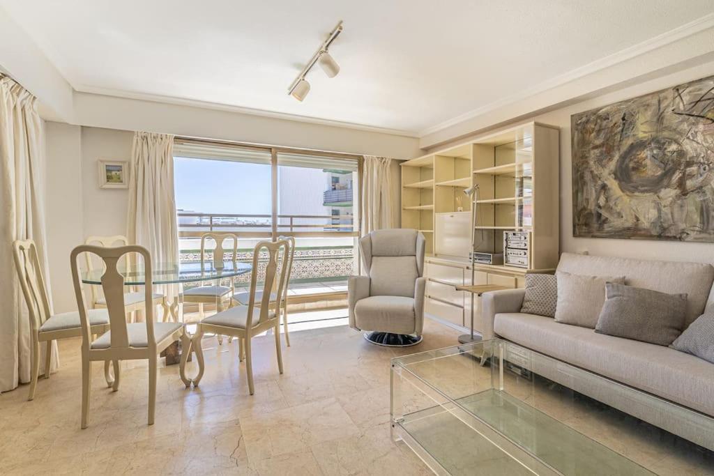 Luxury Beachfront Penthouse In Marbella: Seaviews Apartment
